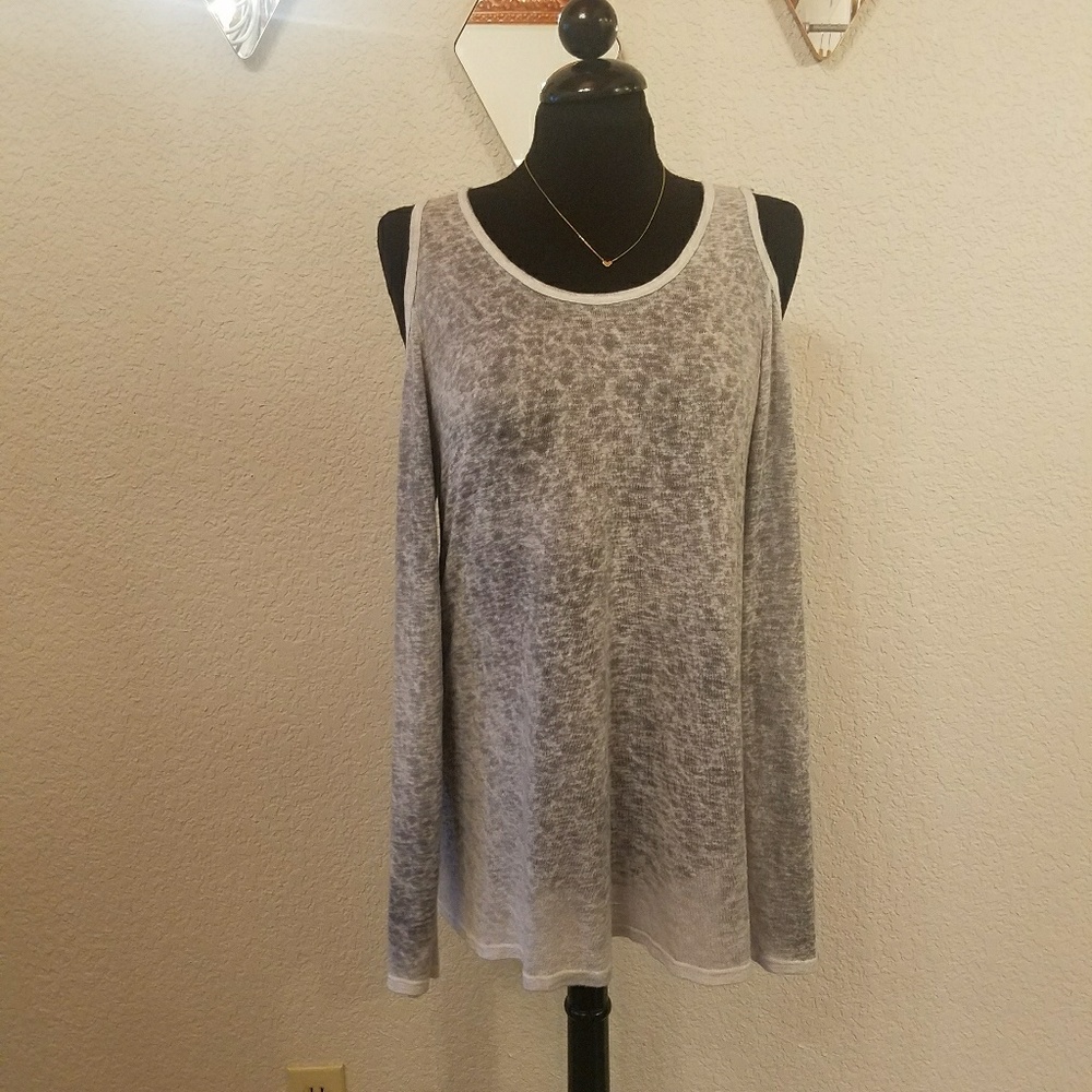 T-party cold shoulder top